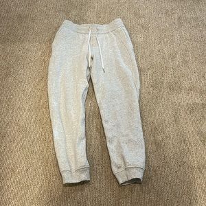 Lululemon heather grey mid rise scuba sweatpants